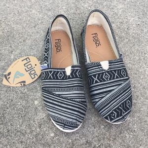 Flojos Slip Ons
